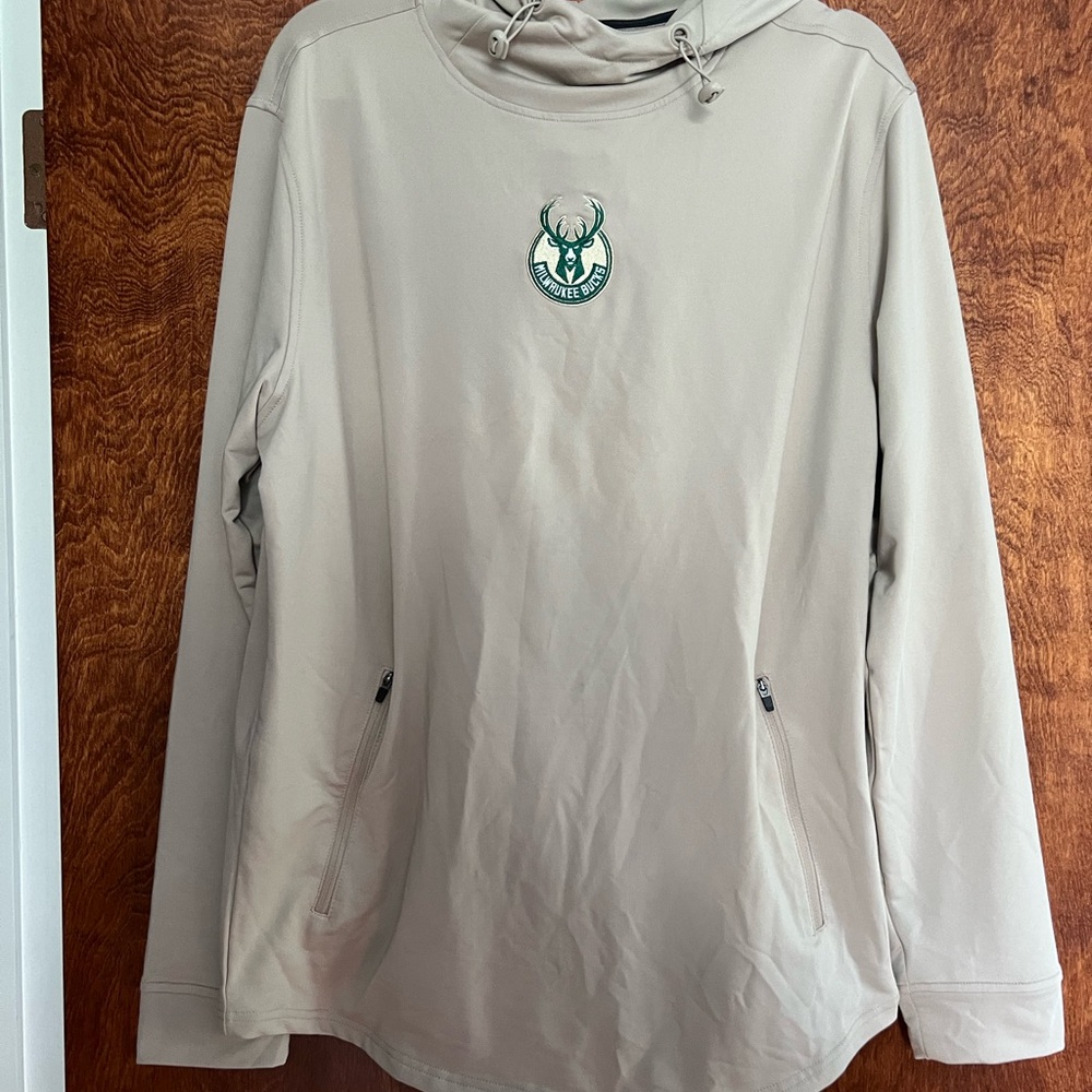 NWT Swannies‎ Golf Men’s Beige Hoodie with Milwaukee Bucks Logo size L